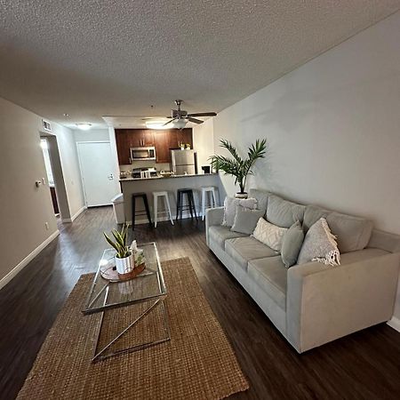 Incredible Two Bedroom Hollywood Apartments Free Parking Los Angeles Zewnętrze zdjęcie