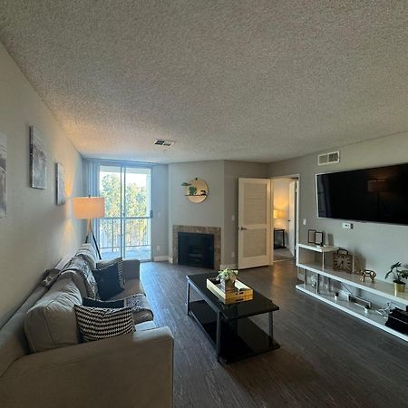 Incredible Two Bedroom Hollywood Apartments Free Parking Los Angeles Zewnętrze zdjęcie