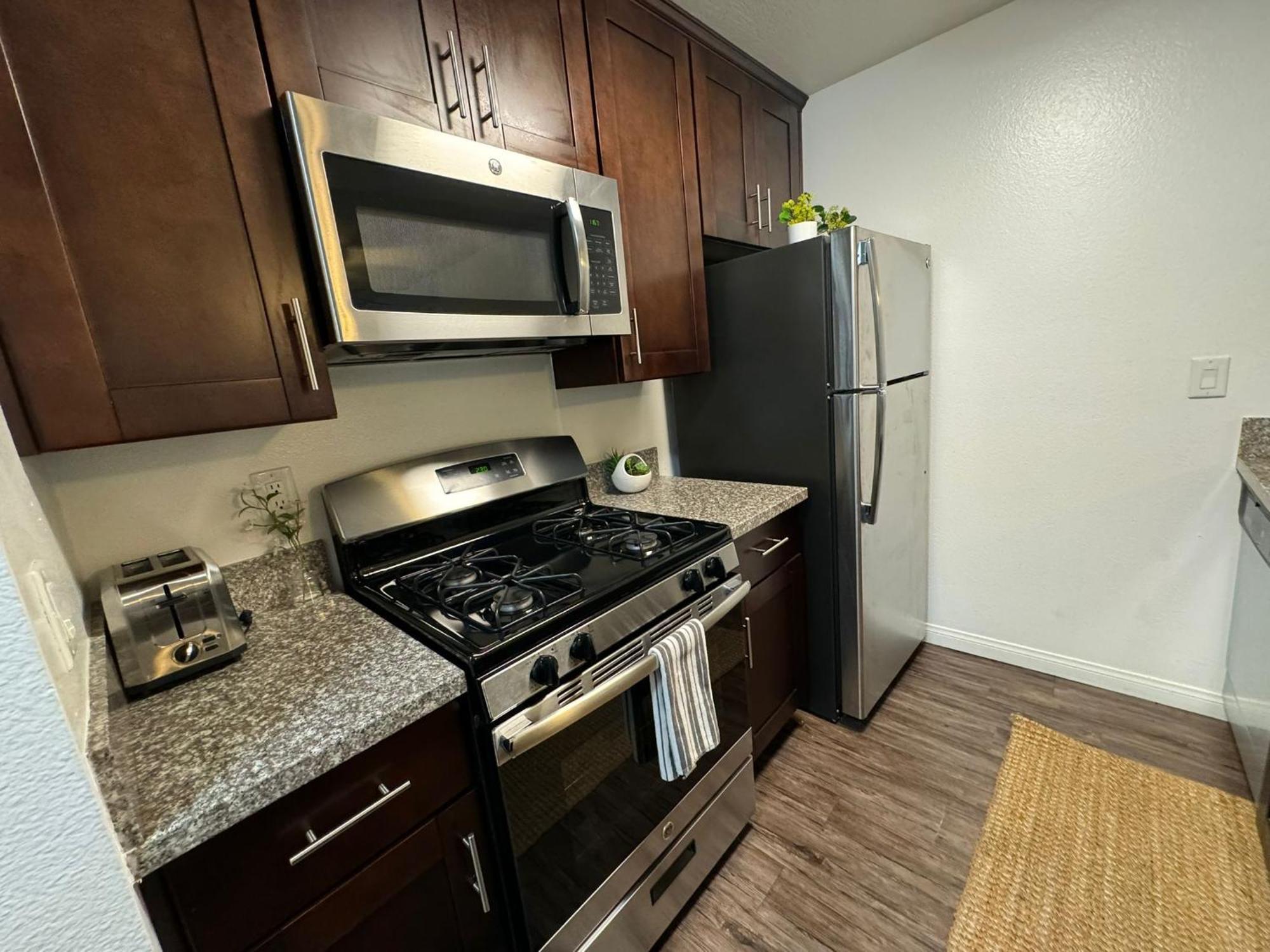 Incredible Two Bedroom Hollywood Apartments Free Parking Los Angeles Zewnętrze zdjęcie