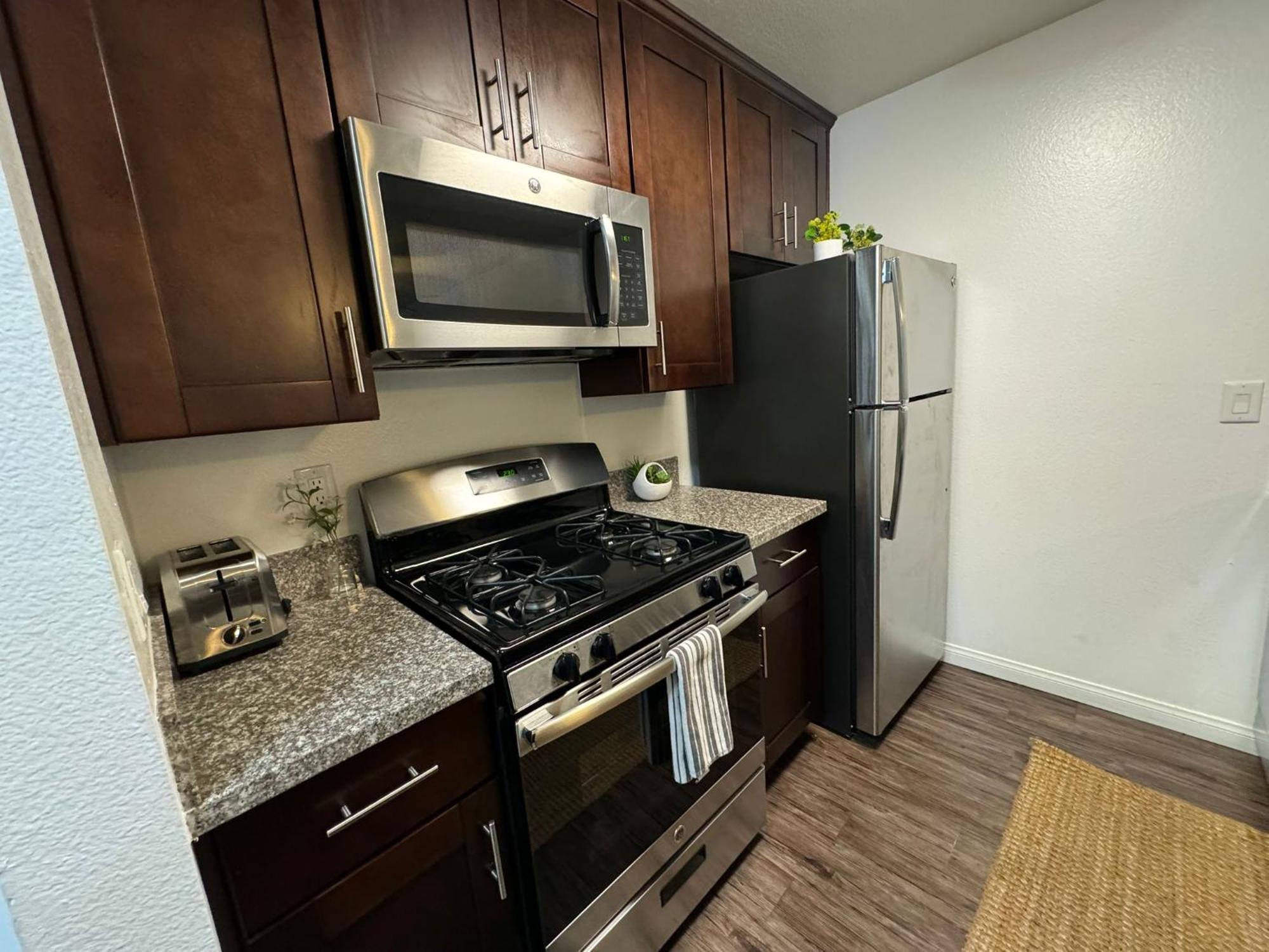 Incredible Two Bedroom Hollywood Apartments Free Parking Los Angeles Zewnętrze zdjęcie