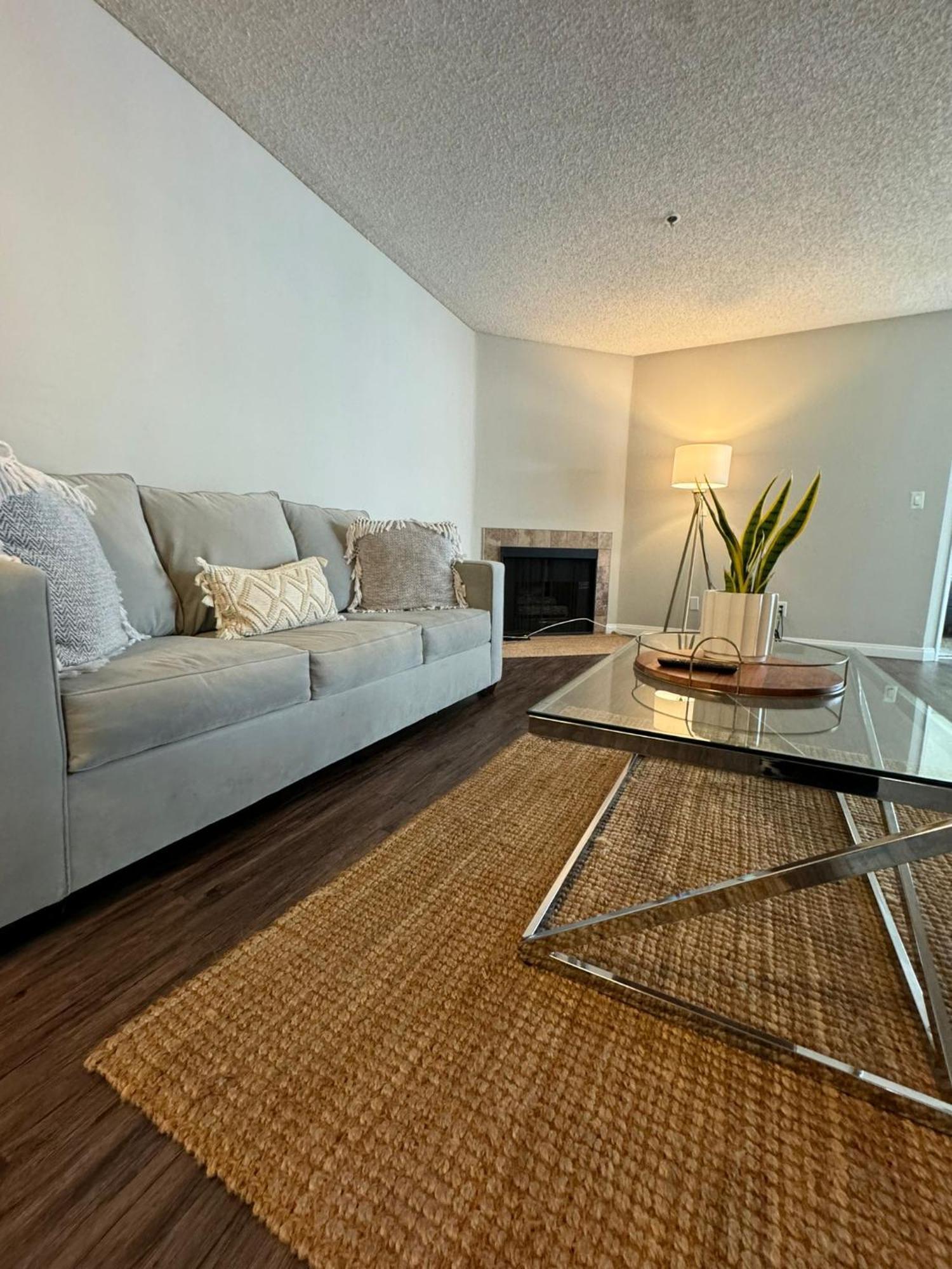Incredible Two Bedroom Hollywood Apartments Free Parking Los Angeles Zewnętrze zdjęcie