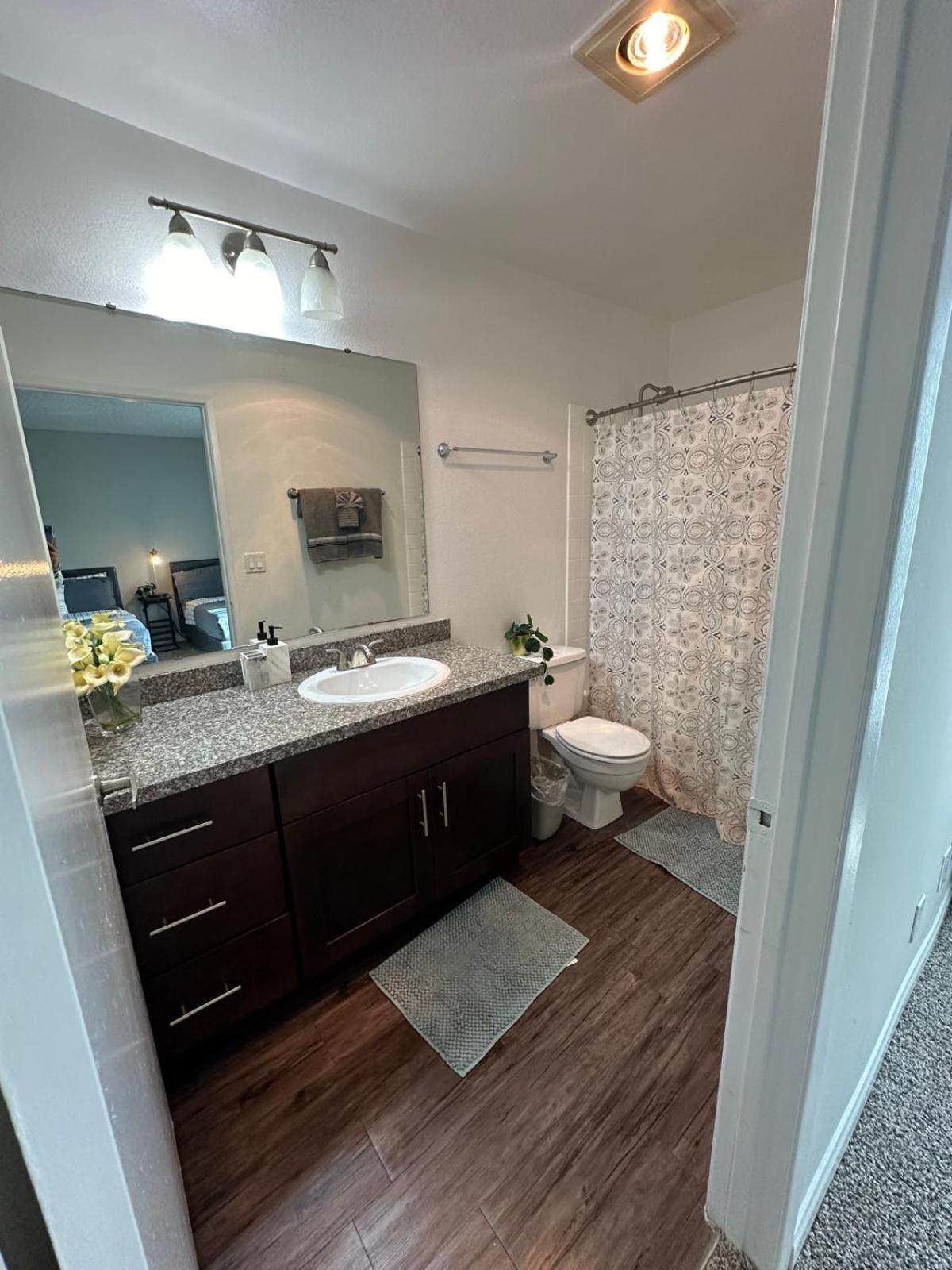 Incredible Two Bedroom Hollywood Apartments Free Parking Los Angeles Zewnętrze zdjęcie