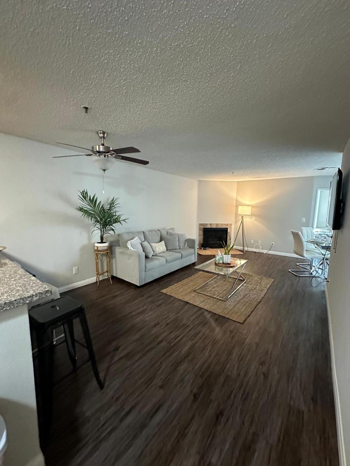 Incredible Two Bedroom Hollywood Apartments Free Parking Los Angeles Zewnętrze zdjęcie
