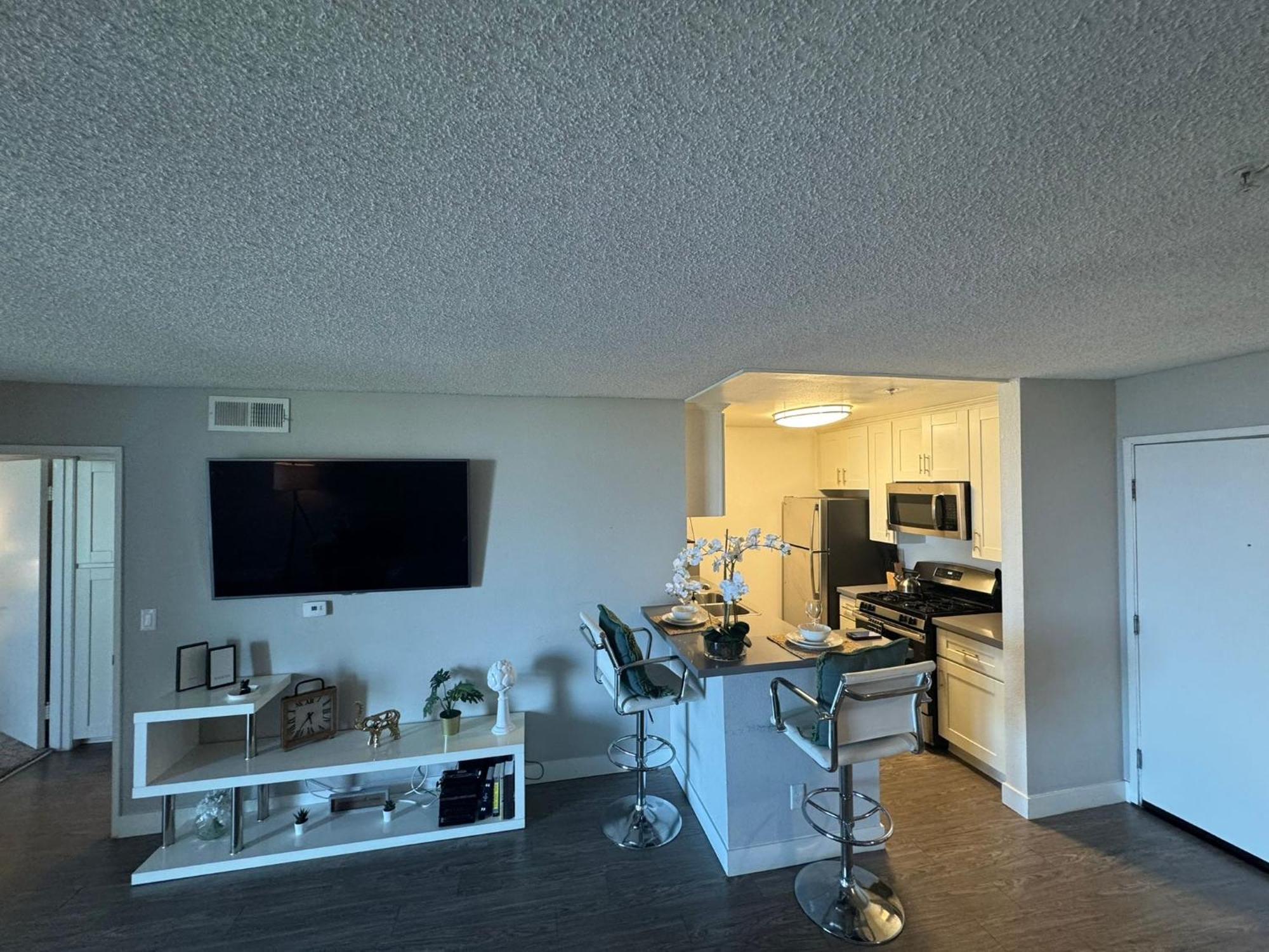 Incredible Two Bedroom Hollywood Apartments Free Parking Los Angeles Zewnętrze zdjęcie