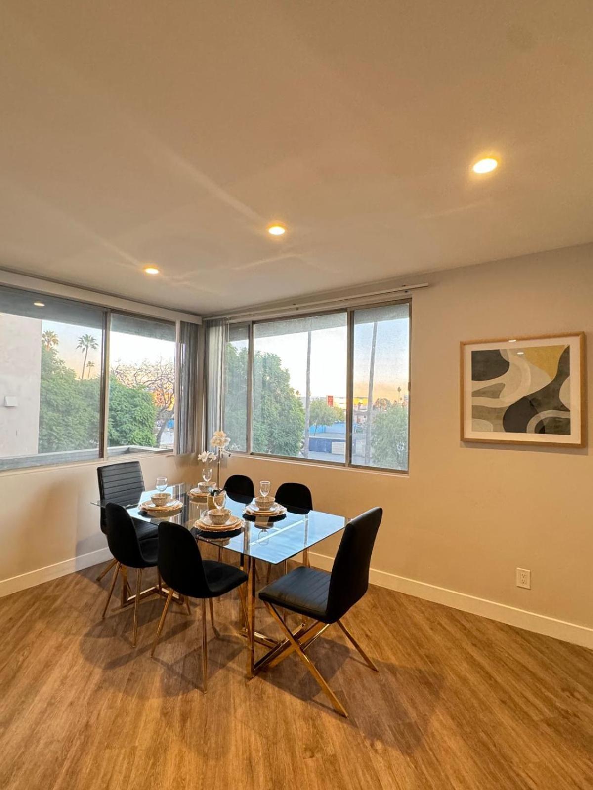 Incredible Two Bedroom Hollywood Apartments Free Parking Los Angeles Zewnętrze zdjęcie