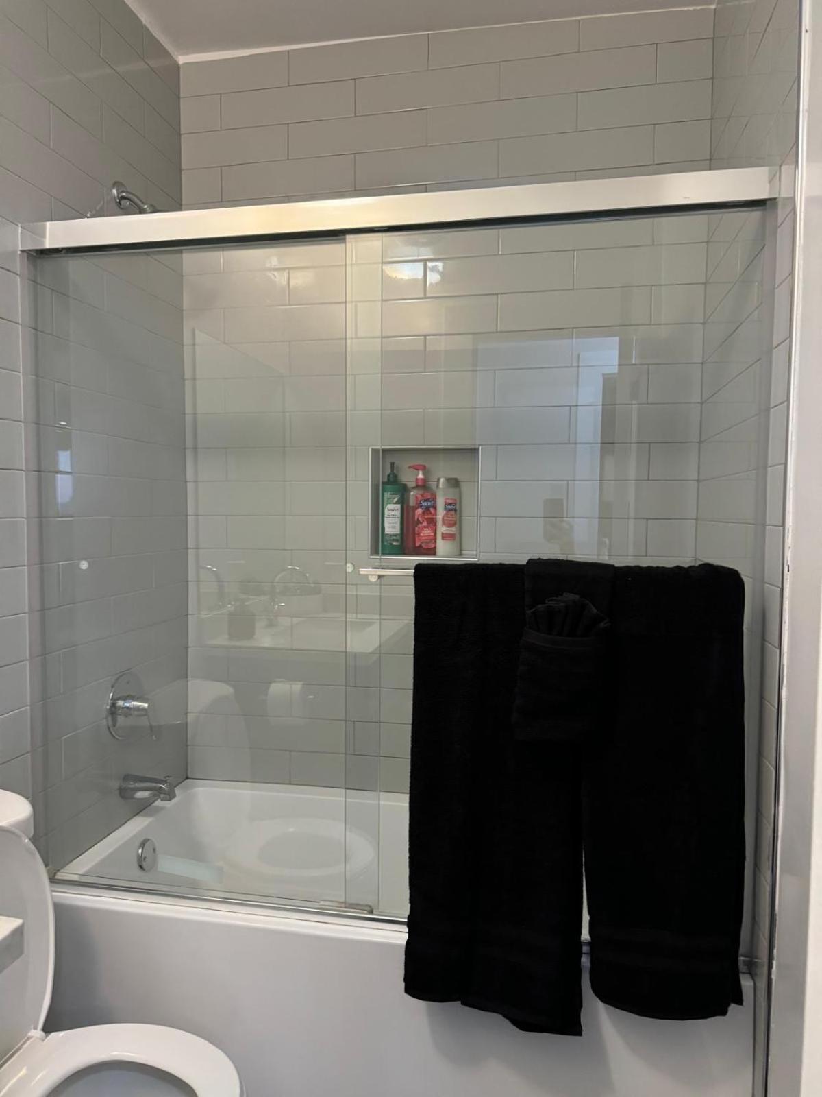 Incredible Two Bedroom Hollywood Apartments Free Parking Los Angeles Zewnętrze zdjęcie